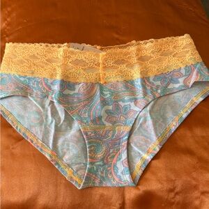 Victoria's Secret’s animal print Lacey accent flirty wildness panty NWT - Size S